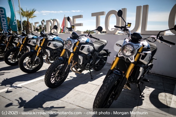 La Heritage est la première des trois versions de la 700 CL-X