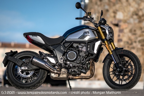 La CF MOTO 700 CL-X Heritage