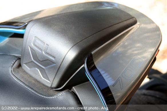 Selle sportive qui accorde moins d'espace au passager