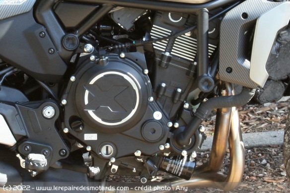 Moteur bicylindre en ligne de 649 cm3