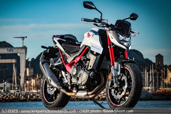 La Honda CB750 Hornet