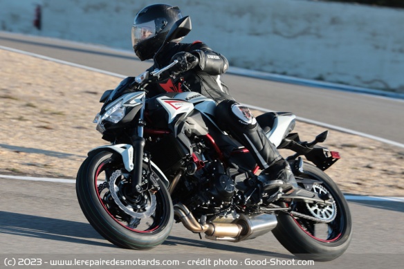 La Kawasaki Z650 sur l'angle