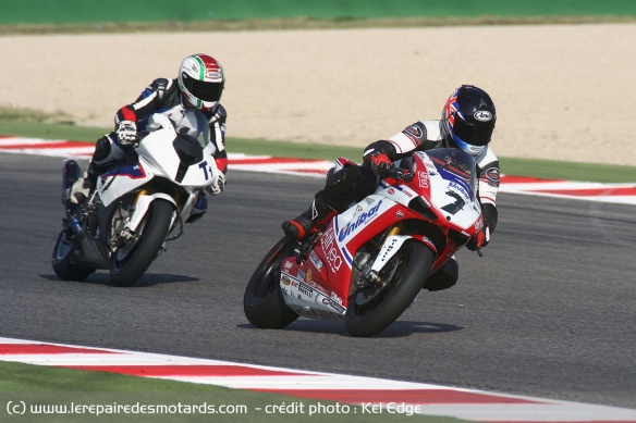 De nombreux pilotes officiels étaient présent lors de cet essai, notamment Toni Elias sur la BMW S1000RR