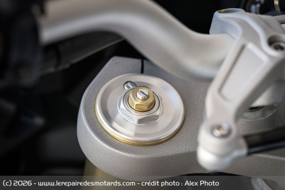 Le réglage de la fourche de la Ducati DesertX
