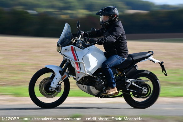 110 cv (81 kW) à 9,250 tours/minute