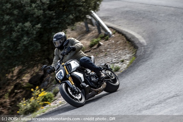 La Diavel 1260 S semble encore plus facile à emmener que la précédente