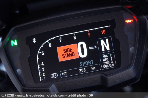 L'instrumentation passe par un écran TFT couleur de 3,5