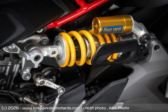 L'amortisseur arrière Öhlins de la Ducati Hypermotard V2 SP