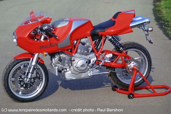 La Ducati MH900e, modèle 0000/2000