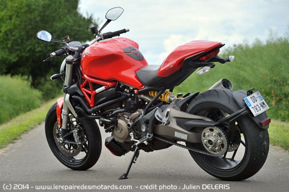 Vue de dessous Ducati Monster 1200