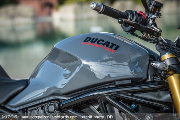 Le réservoir de la Ducati Monster 1200 S