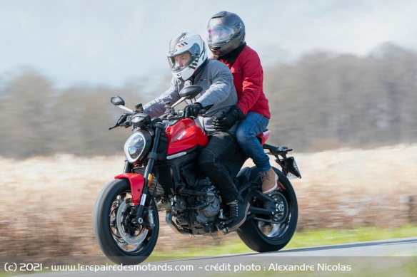 Le confort est dans les standards du segment roadster, y compris pour le duo