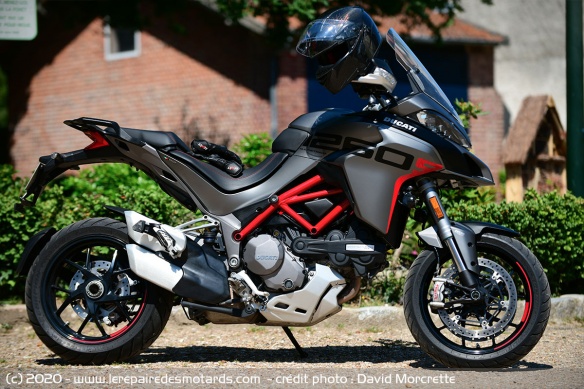 Ducati Testastretta DVT avec système Desmodromic de 1262 cm³