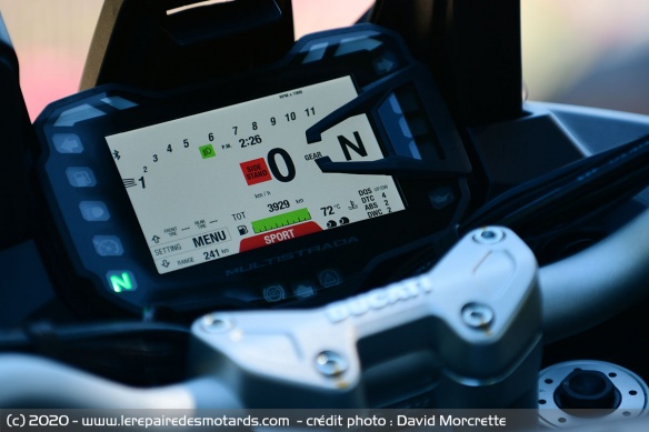 Riding Mode, Power Mode, ABS Cornering, Ducati Traction Control (DTC), Ducati Cornering Lights (DCL), Vehicle Hold Control (VHC), Ducati Wheelie Control (DWC)