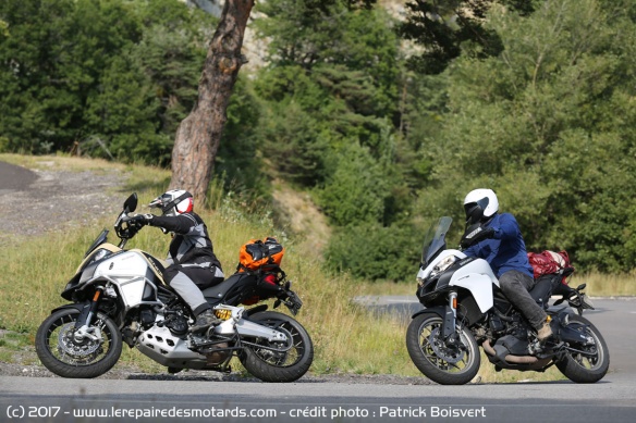 Les Enduro Pro et 950 sur route