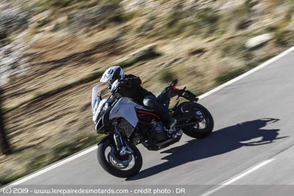 La 950 S en courbe