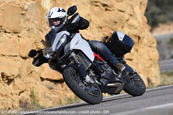 La Ducati Multistrada 950 S en courbe