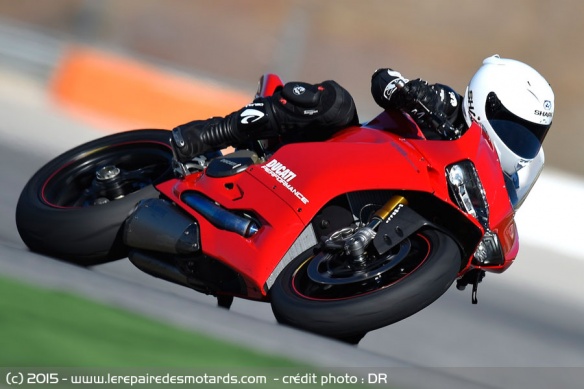 Ducati Panigale 1299S sur piste