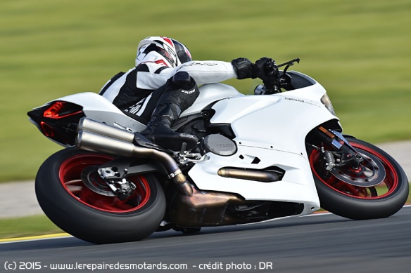 Ducati 959 Panigale de coté