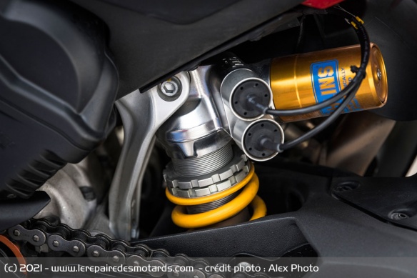 L'amortisseur Öhlins TTX36 Smart EC 2.0 de la Ducati Panigale V4 S