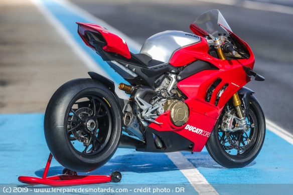 Ducati Panigale V4 R