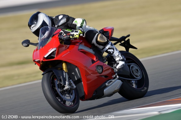 Agile, la Panigale laisse une impression positive dès les premiers tours