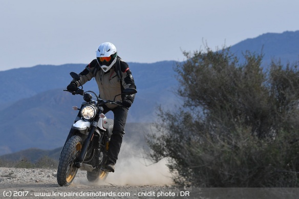 Ducati Scrambler Desert Sled en hors piste