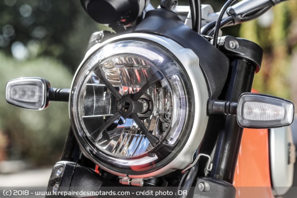 Phare de la Ducati Scrambler 800 Icon