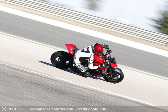 Contrôle de traction DTC EVO2, anti-wheeling DWC EVO et contrôle de frein moteur EBC EVO