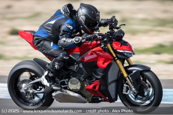 L'électronique embarquée facilite nettement la gestion de la moto dans les phases d'accélération