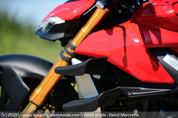 Fourche avant inversée Öhlins NIX30 à réglage électronique, débattement 120 mm