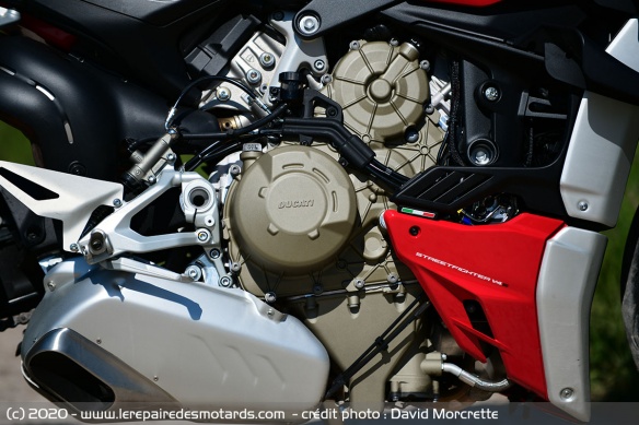 Moteur 4 cylindres en V à 90° Desmosedici Stradale, 1.103 cm3
