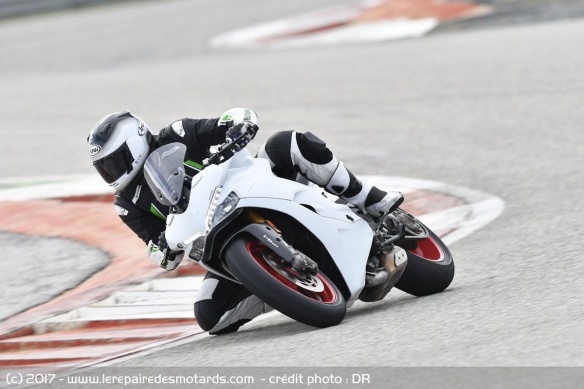 La Supersport S en courbe