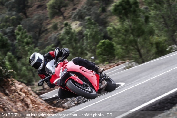 Enchainement de virage avec la Supersport