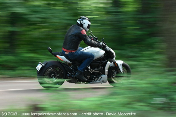 Ducati XDiavel S sur nationale