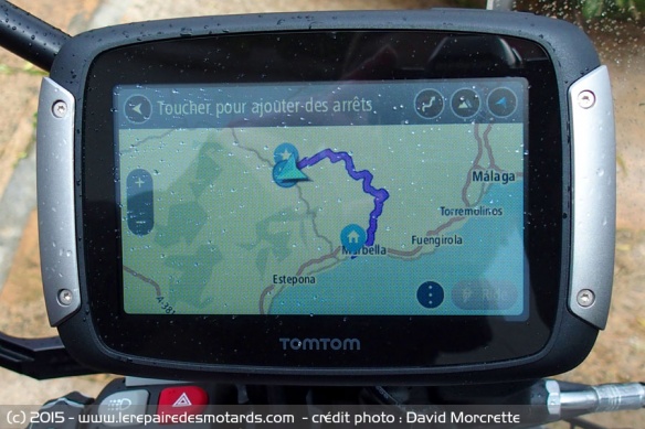 Ecran tactile GPS TomTom Rider : zoom avec les doigts