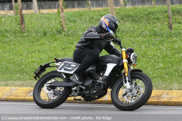 La Fantic Caballero 250 sur route