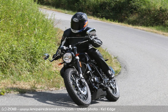 Essai de la FB Mondial HPS 300 sur route