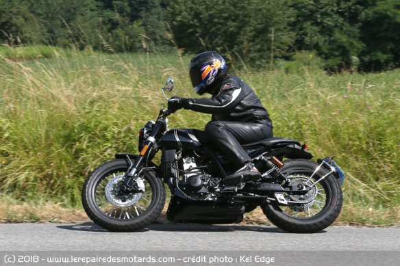 FB Mondial HPS 300 sur route