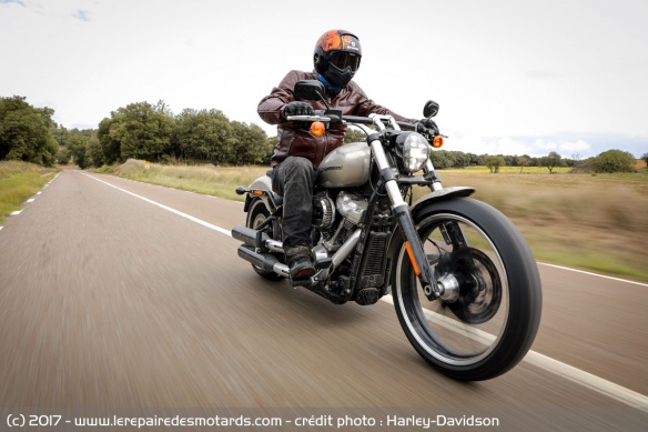 Harley-Davidson Breakout 114 sur route
