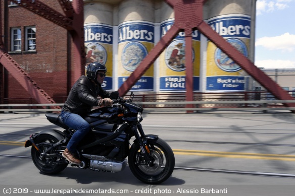 La Harley-Davidson LiveWire en ligne droite