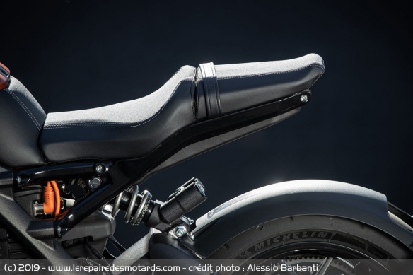 La selle est perchée à 780 mm de haut