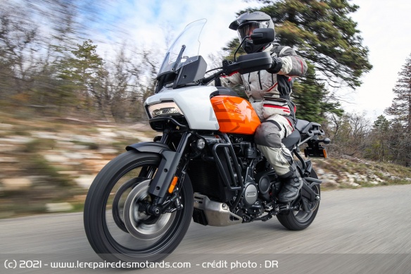 La Harley-Davidson Pan-America 1250 Special sur voie rapide