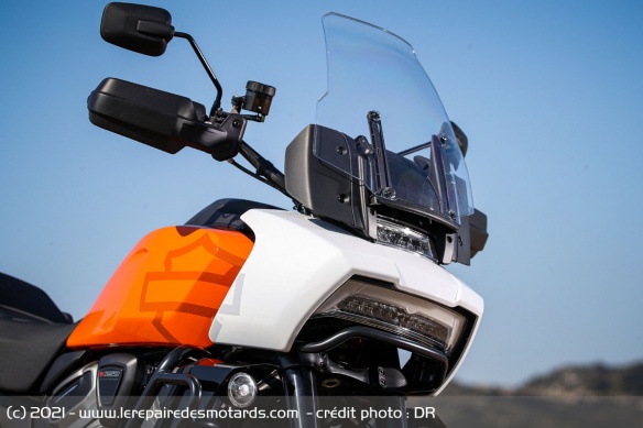 Phare avant de la Harley-Davidson Pan-America 1250 Special