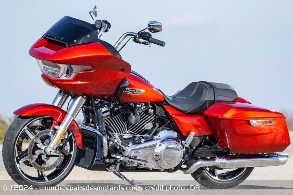 La Road Glide se décline aussi avec des finitions chromées
