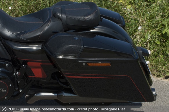 Valise latérale de la Harley-Davidson Road Glide CVO 117