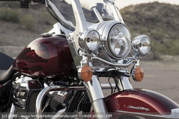 Phare avant Road King '107'