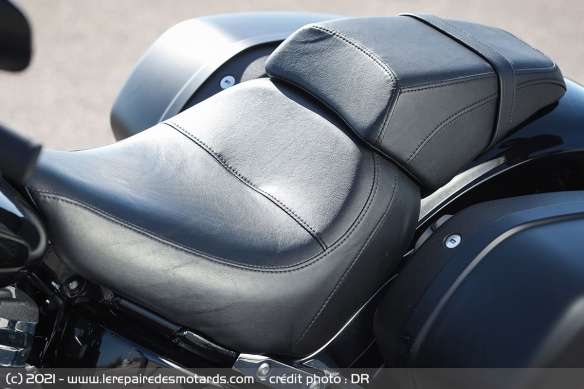 Une selle confortable à 680 mm et un pouf passager