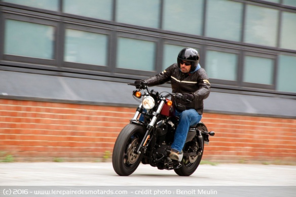 Harley-Davidson Forty-Eight sur route