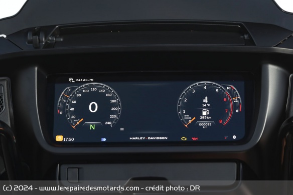 Le compteur TFT couleur et tactile de la Street Glide